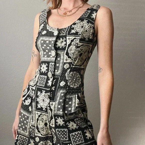 Vintage Designer Joseph Ribkoff Black Printed Chain Strap Romper - Picture 2 of 7